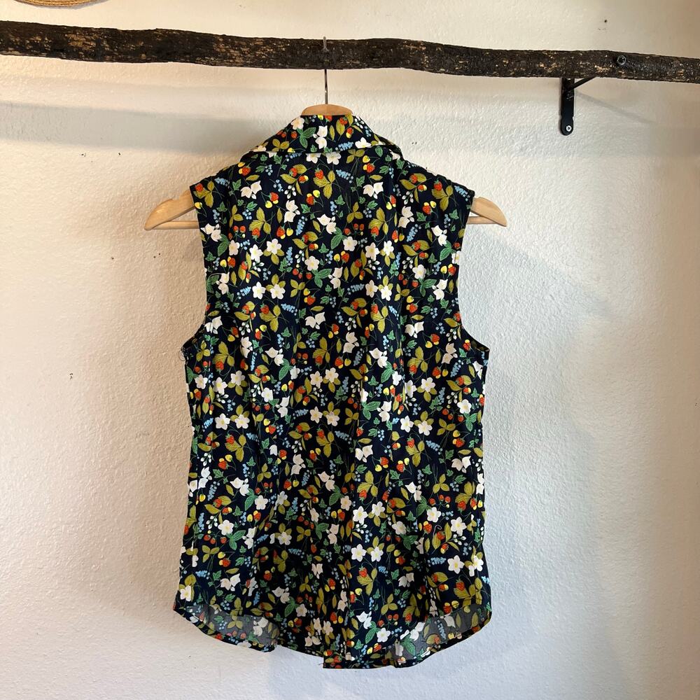 Unique Vintage Strawberry Cotton Print Sleeveless Button Down Blouse Size M - Picture 3 of 12